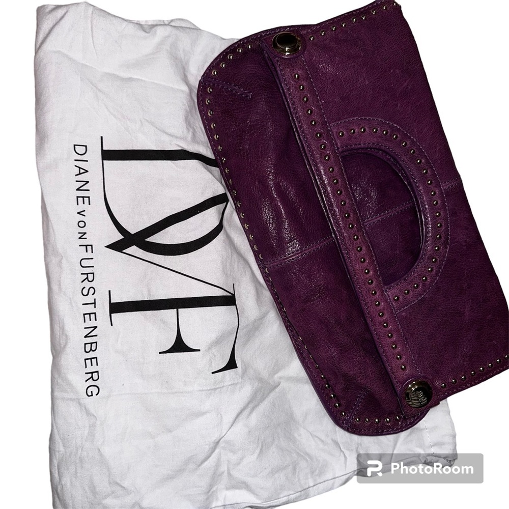 AUTHENTIC pre-owned Diane von Furstenberg HAYWORTH CEO clutch - Violet